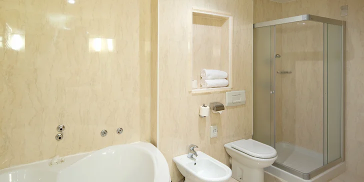 Julské Alpy: hotel Kompas**** u sjezdovky, třídenní skipas, polopenze i vstup do vodního parku