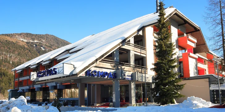 Julské Alpy: hotel Kompas**** u sjezdovky, třídenní skipas, polopenze i vstup do vodního parku