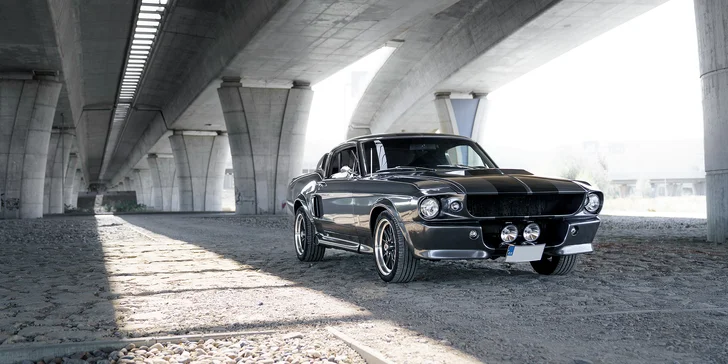 Jízda zpátky časem: spolujízda či půjčení Mustangu Eleanor z roku 1967, V8, výfuky Magnaflow