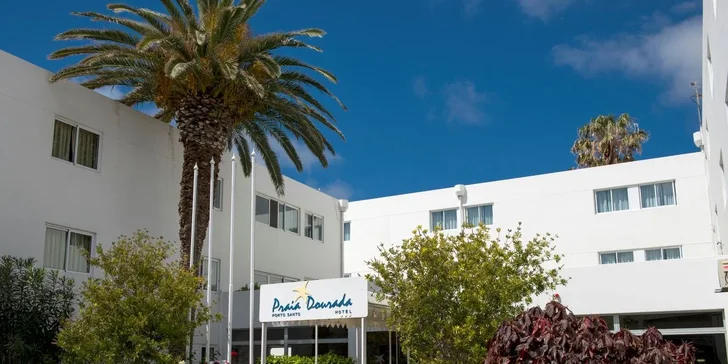 Portugalský ostrov Porto Santo: 3* hotel Praia Dourada přímo u pláže, bazén, snídaně a letenky