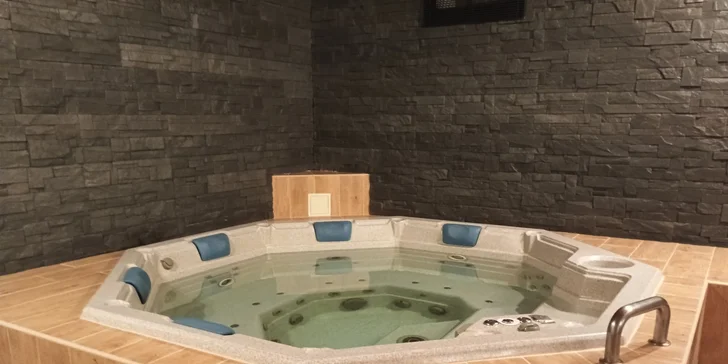 Rodinný hotel v Jizerkách: wellness, herna i minigolf, možnost snídaní