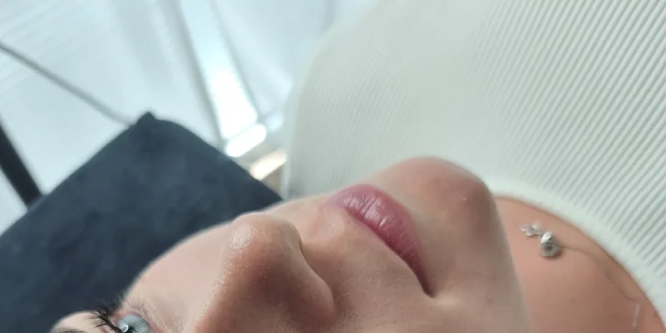 Podmanivý pohled: laminace obočí a řas vč. barvení i kompletní balíček