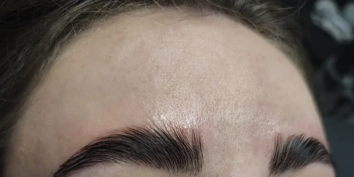 Podmanivý pohled: laminace obočí a řas vč. barvení i kompletní balíček