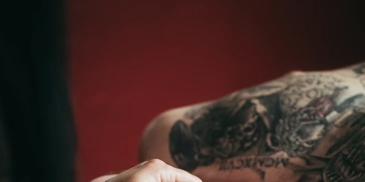 Hodina božské relaxace pro pár: tajemná masáž, klasická či Lomi Lomi