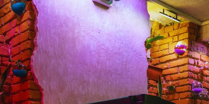 60min. sportovní masáže s baňkami nebo 90min. relaxační s použitím techniky Reiky