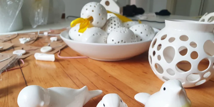 Kurz tvoření z porcelánu pro 1 nebo 2 osoby: šperky, svícny i aromalampy vč. glazování