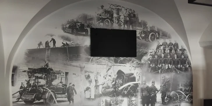 Pomalu pečená Chacharova kolena s hořčicí a křenem i plzní na spláchnutí