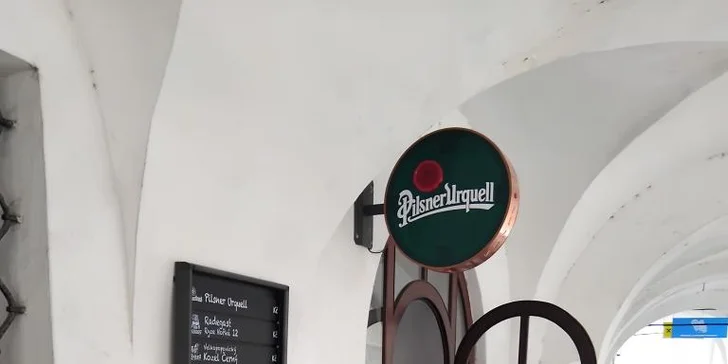 Pomalu pečená Chacharova kolena s hořčicí a křenem i plzní na spláchnutí