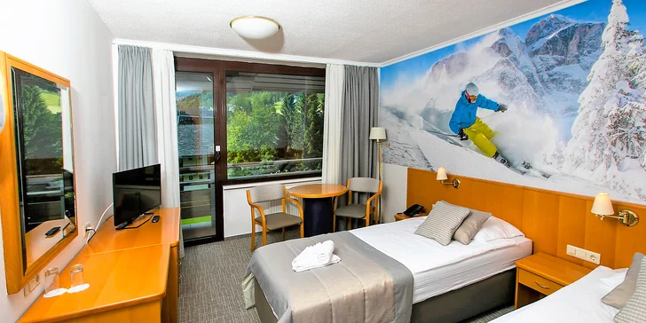 Julské Alpy: hotel Kompas**** u sjezdovky, třídenní skipas, polopenze i vstup do vodního parku