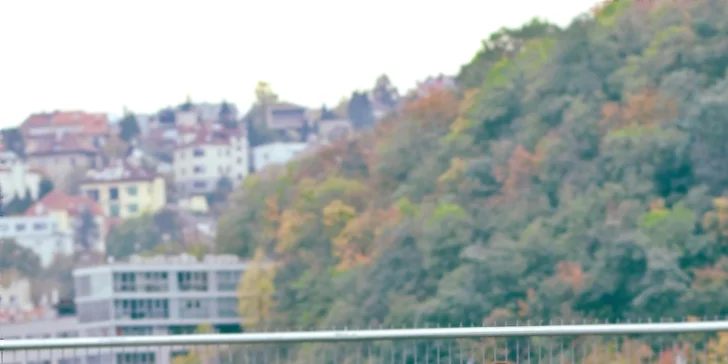 Stylové focení na netradičních místech v Praze pro jednotlivce i partu kamarádů