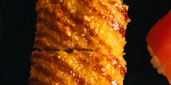 Pestré sety 18–78 ks sushi s lososem, tuňákem či zeleninou vč. bubble tea na odnos s sebou