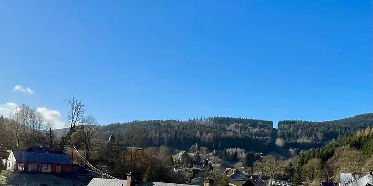 Útulné apartmány, pokoje či domek v Kryštofově Údolí: možnost snídaně i polopenze