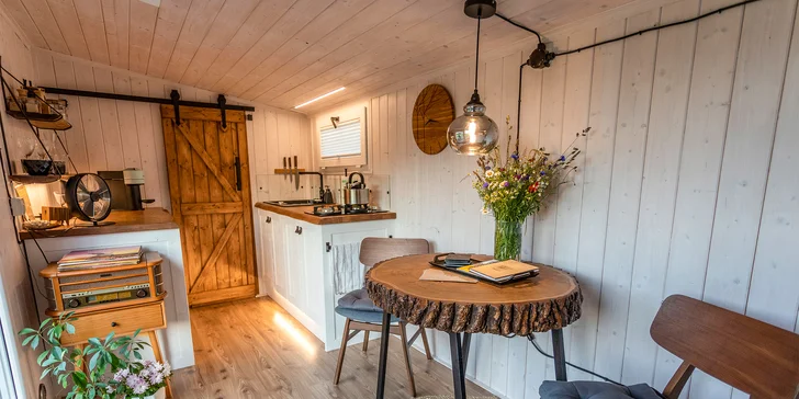 Luxusní maringotka za humny se saunou v přírodě nedaleko Bouzova a Javoříčských jeskyní