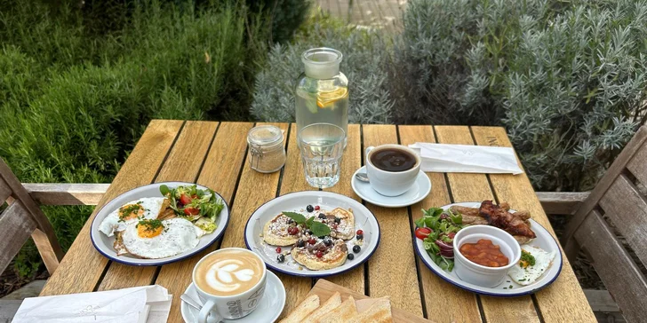 Snídaně pro 1 nebo 2 osoby v kavárně na Vyšehradě: farmářské dobroty, káva v ceně