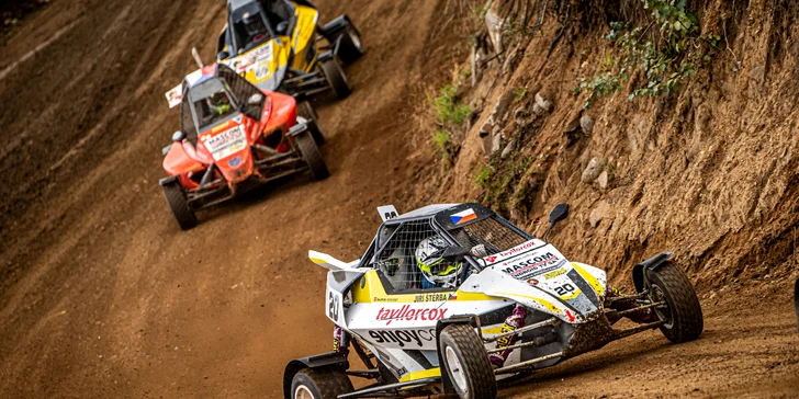 Jízda ve speciální závodní buggy Kartcross na 4 tratích po celé ČR i s certifikátem, záznamem a občerstvením