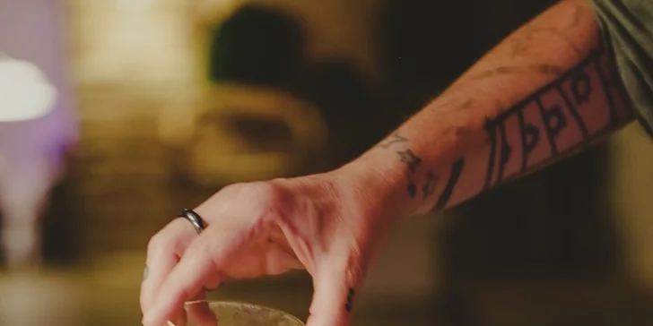 Oprava předmětů zlatem: 3hod. kurz japonského umění Kintsugi i čajový obřad