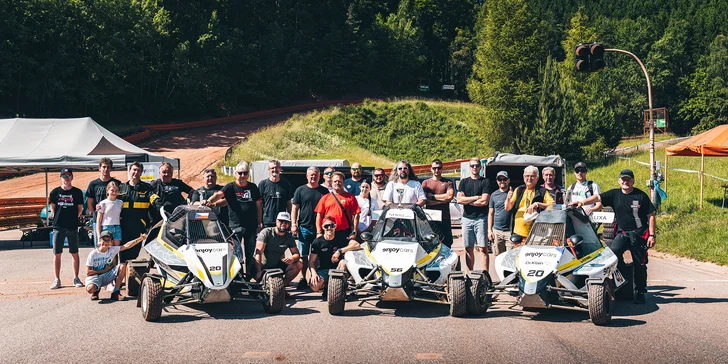 Jízda ve speciální závodní buggy Kartcross na 4 tratích po celé ČR i s certifikátem, záznamem a občerstvením