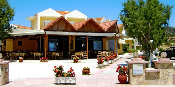 Dovolená na ostrově Lesbos: 3* apartmány u pláže, polopenze i letenky