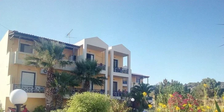 Dovolená na ostrově Lesbos: 3* apartmány u pláže, polopenze i letenky