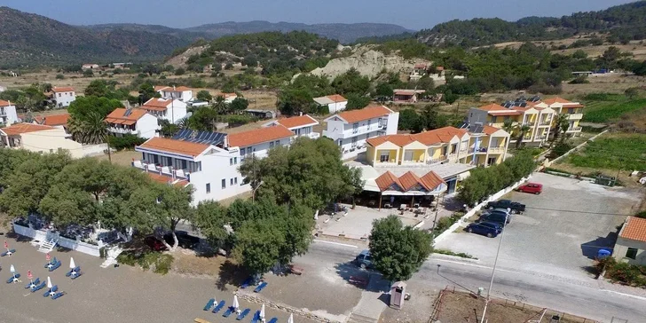 Dovolená na ostrově Lesbos: 3* apartmány u pláže, polopenze i letenky