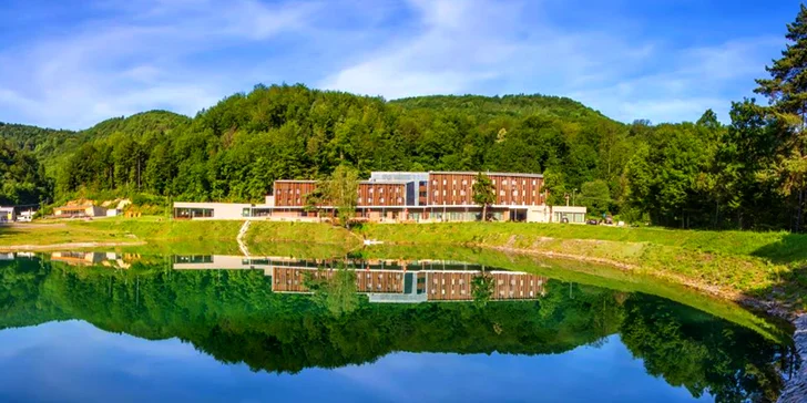 Pobyt v srdci Štiavnických vrchů: polopenze a neomezený relax ve wellness