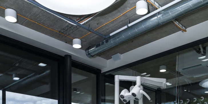 Dentální hygiena vč. air-flow a leštění zubů pro dospělé nebo děti od 10 let