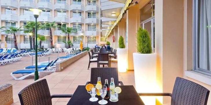 Letecky do Španělska: 4* hotel GHT Oasis Tossa, polopenze, bazén i animační programy