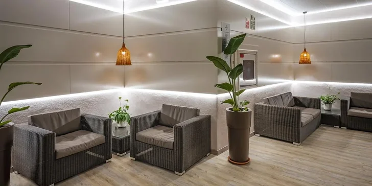 Letecky do Španělska: 4* hotel GHT Oasis Tossa, polopenze, bazén i animační programy