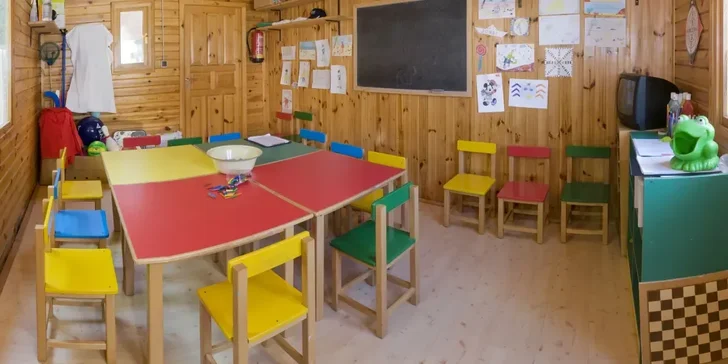 Letecky do Španělska: 4* hotel GHT Oasis Tossa, polopenze, bazén i animační programy