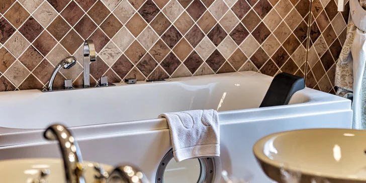 Pohádková romantika v Chateau Zbiroh: večeře v krčmě, wellness a prohlídka zámku