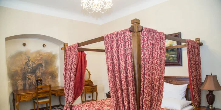 Pohádková romantika v Chateau Zbiroh: večeře v krčmě, wellness a prohlídka zámku