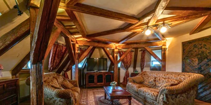 Pohádková romantika v Chateau Zbiroh: večeře v krčmě, wellness a prohlídka zámku