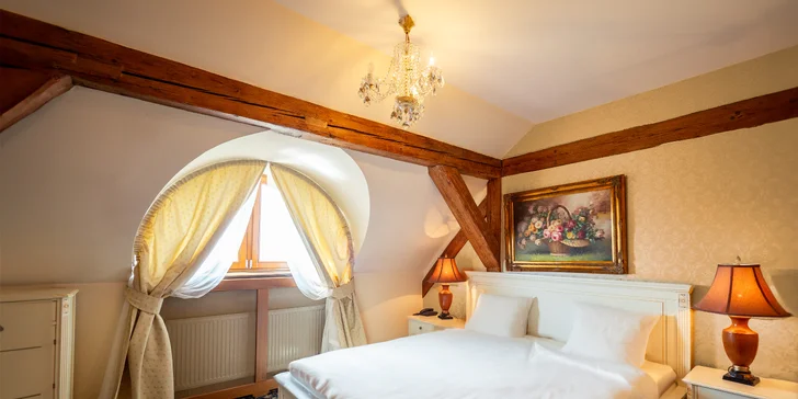 Pohádková romantika v Chateau Zbiroh: večeře v krčmě, wellness a prohlídka zámku