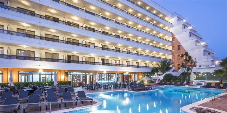 Costa Brava letecky: 4* hotel s polopenzí či all inclusive, 150 m od pláže
