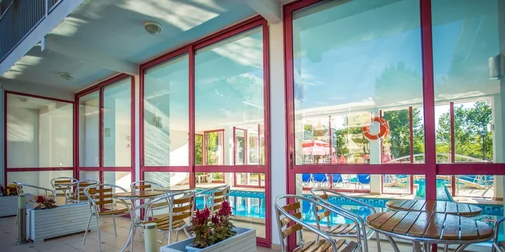 Dovolená v Bulharsku: pobyt ve 4* hotelu Longosa s all inclusive, 200 m od pláže, vč. letenek