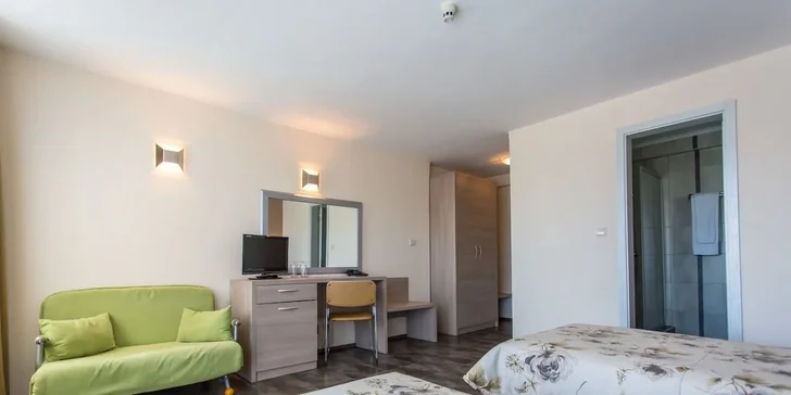 Dovolená v Bulharsku: pobyt ve 4* hotelu Longosa s all inclusive, 200 m od pláže, vč. letenek