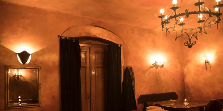 Dvě velké pizzy a jedna malá pizza podle výběru u krásného statku