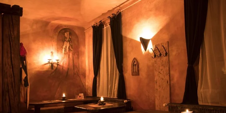 Dvě velké pizzy a jedna malá pizza podle výběru u krásného statku