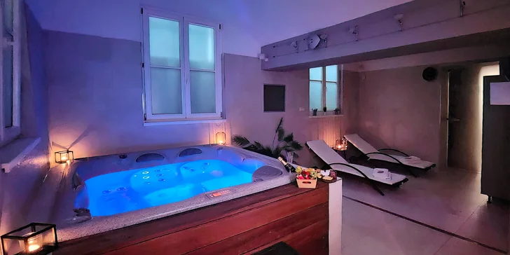 Privátní wellness pro 2 osoby: finská sauna, vířivka, prosecco i občerstvení