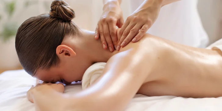 Hodinová masáž podle výběru: klasická, Dornova, havajská, baňkování, thajská a shiatsu