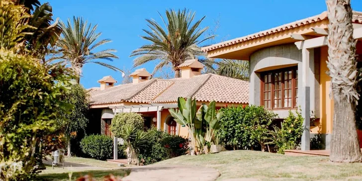 Kanárské ostrovy: 4* hotel Suites & Villas by Dunas, pláž s Modrou vlajkou, bazény, jídlo i letenky