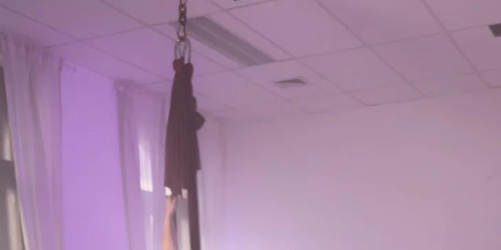 Zažijte pole dance a staňte se hvězdou: příprava na focení, soukromá lekce nebo kurz včetně natáčení