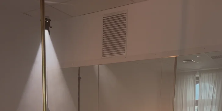 Zažijte pole dance a staňte se hvězdou: příprava na focení, soukromá lekce nebo kurz včetně natáčení