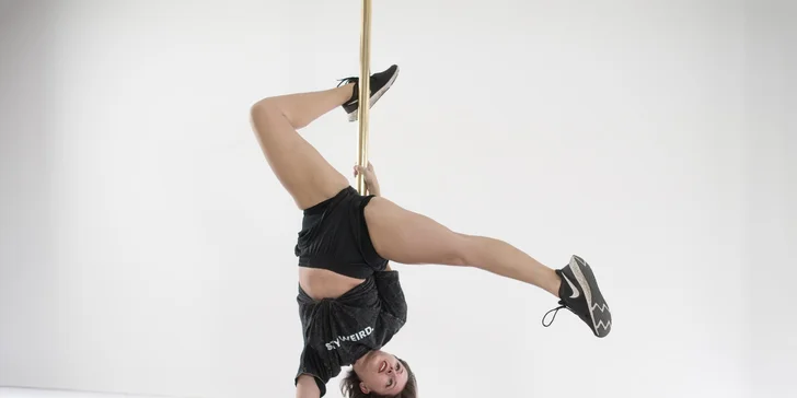 Zažijte pole dance a staňte se hvězdou: příprava na focení, soukromá lekce nebo kurz včetně natáčení