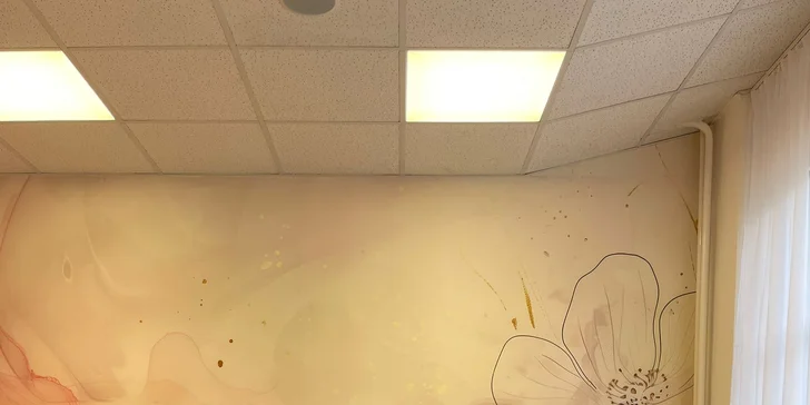 Přístrojové ošetření 7v1: diamantová mikrodermabraze, radiofrekvence i LED terapie