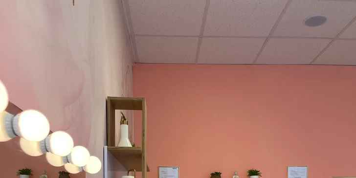 Přístrojové ošetření 7v1: diamantová mikrodermabraze, radiofrekvence i LED terapie