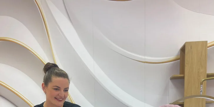 Přístrojové ošetření 7v1: diamantová mikrodermabraze, radiofrekvence i LED terapie