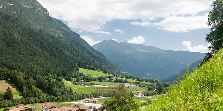 Pobyt v italských Alpách: hotel u sjezdovek a turistických tras, strava i wellness