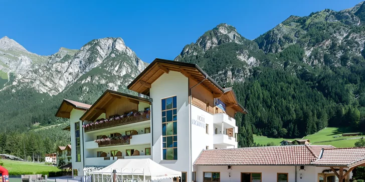 Pobyt v italských Alpách: hotel u sjezdovek a turistických tras, strava i wellness