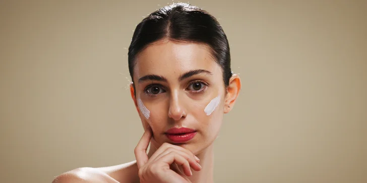 Maderoterapie celého těla nebo kosmetické ošetření pleti včetně neinvazivní mezoterapie